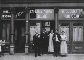 Hoeren, Chinezen en een groenteman